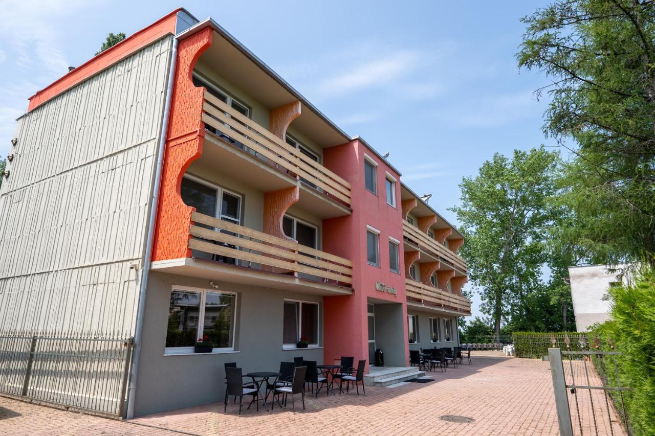 Rekreacne Stredisko Patince - Family Resort Ngoại thất bức ảnh