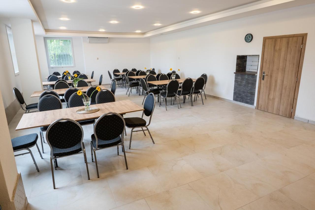 Rekreacne Stredisko Patince - Family Resort Ngoại thất bức ảnh